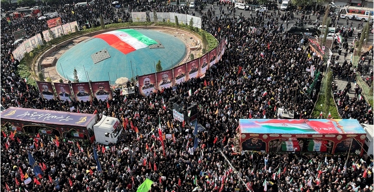 Iranci se okupili kako bi pokopali 60-ak vojnih časnika i nuklearnih znanstvenika